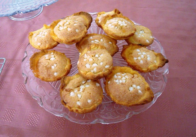 [lemon%2520tarts4%255B3%255D.jpg]