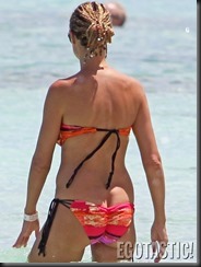 heidi-klum-colorful-bikini-in-the-bahamas-08-675x900