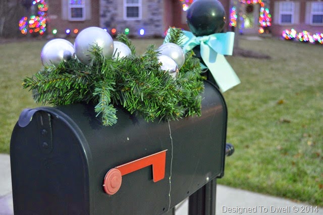 Christmas Mailbox Decor