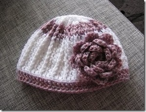 Babymössa vit rosa