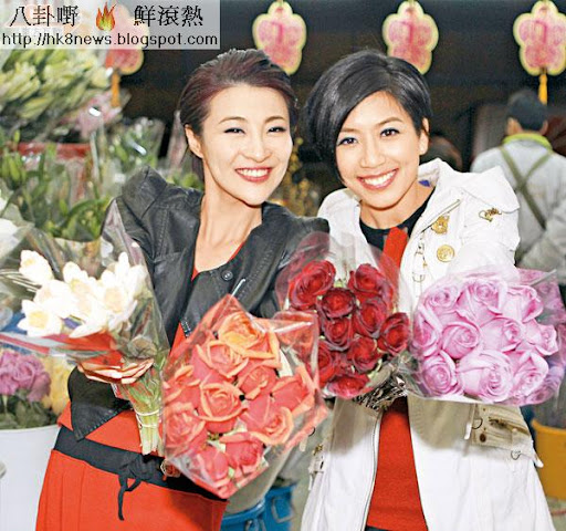 林夏薇（左）和黃智雯二人到旺角花墟一心想揀桃花，最後雖然搵唔到桃花，但仍收穫豐富。