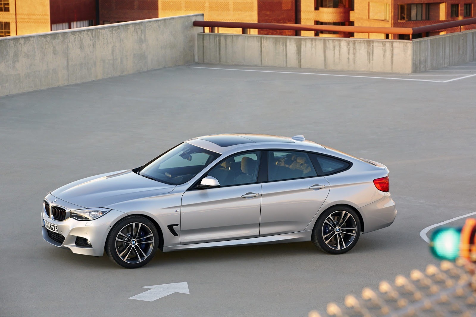 [BMW-3-GT-CarScooP52%255B2%255D.jpg]
