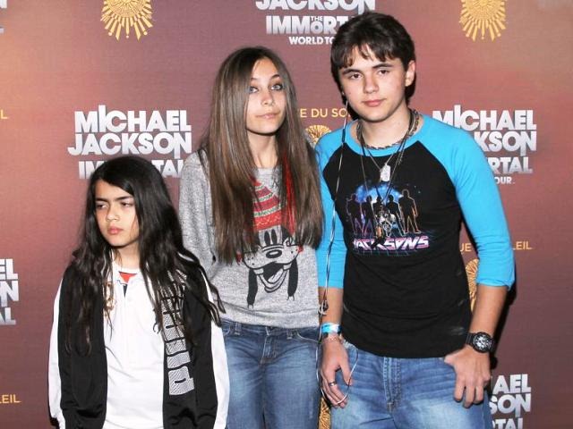 [Juiz%2520nomeia%2520novo%2520tutor%2520para%2520filhos%2520de%2520Michael%2520Jackson%255B2%255D.jpg]