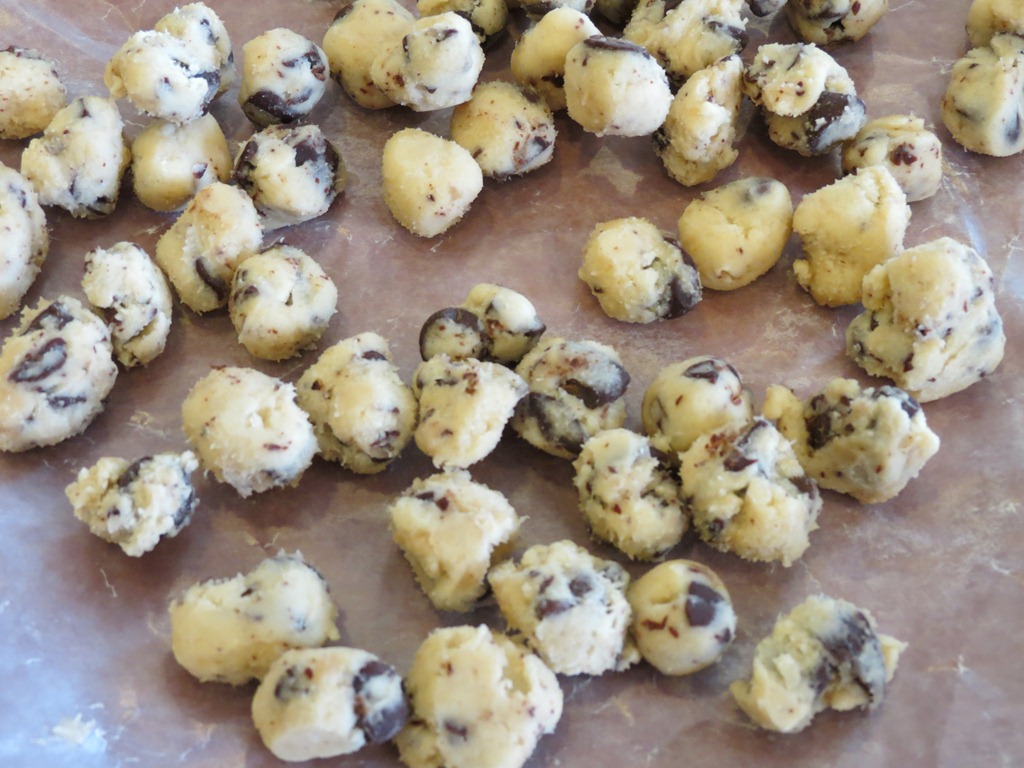 [Edible-Eggless%2520Chocolate%2520Chip%2520Cookie%2520Dough%255B4%255D.jpg]
