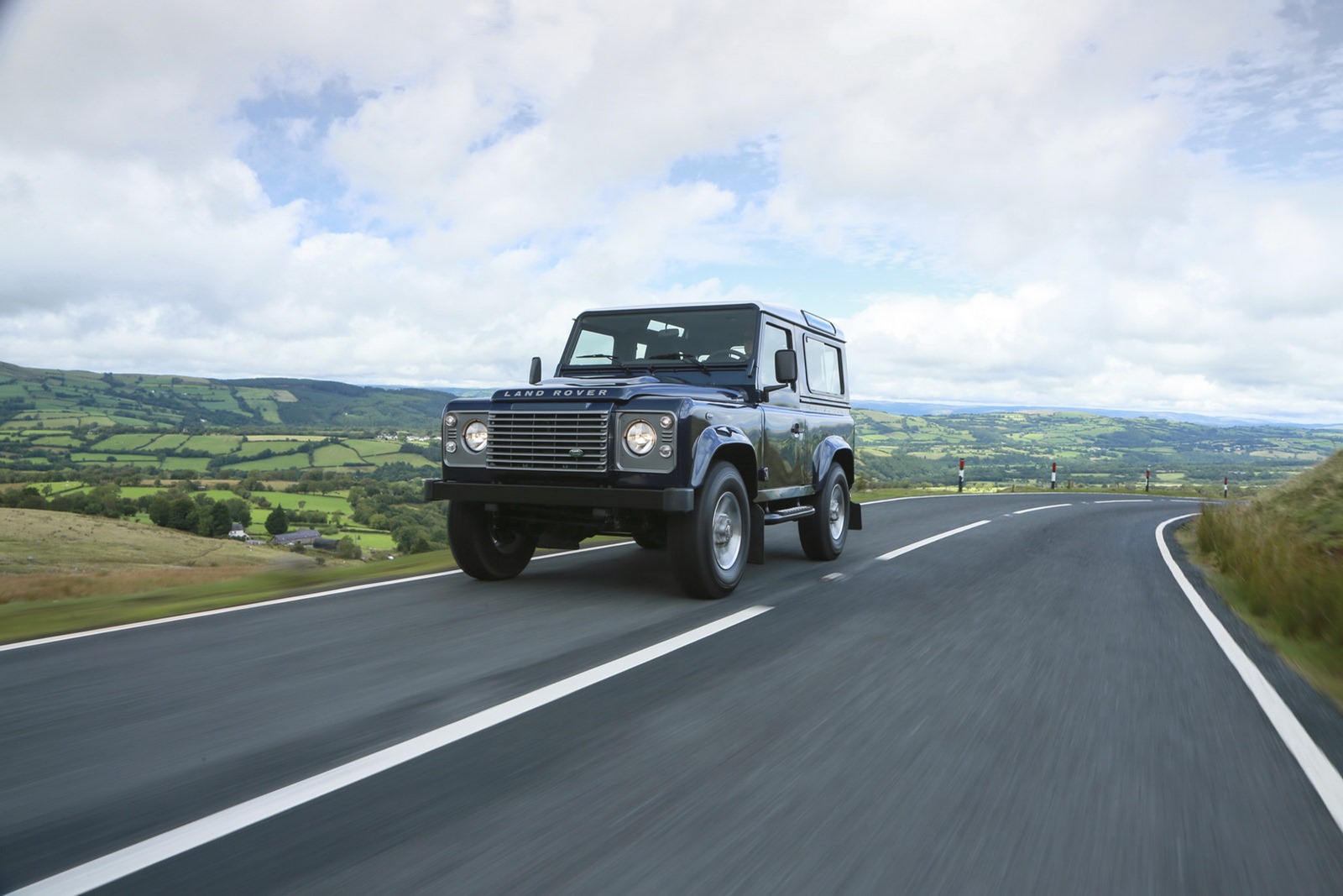 [2013-LR-Defender-11%255B2%255D.jpg]