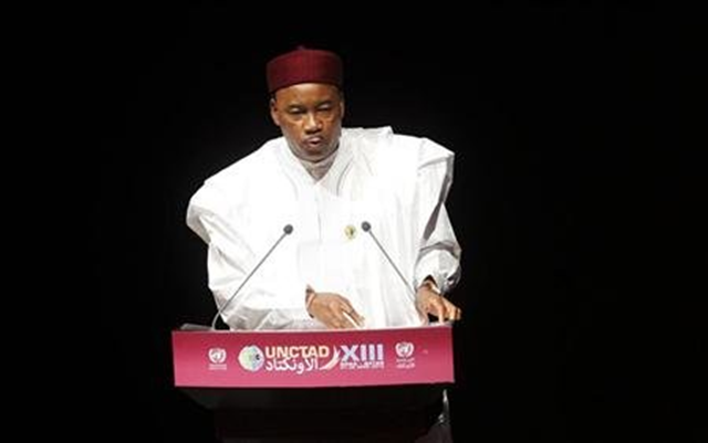 Niger's President Mahamadou Issoufou talks during the UNCTAD XIII opening ceremony in Doha 21 April 2012. Mohammed Dabbous / REUTERS