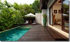 banner-pool-villa-suite-outside