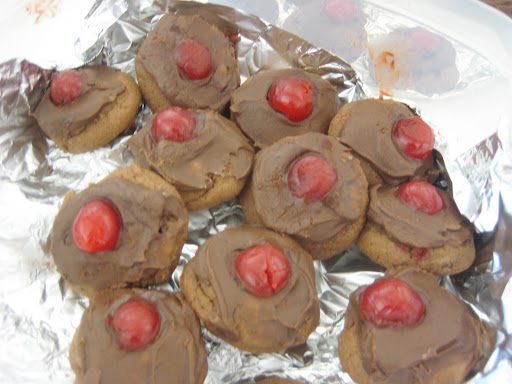 Chocolate and cherry cookies in Living's row.