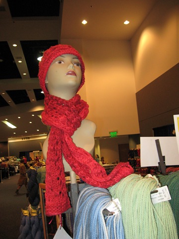 [20111203ARFiberArtsEx332.jpg]