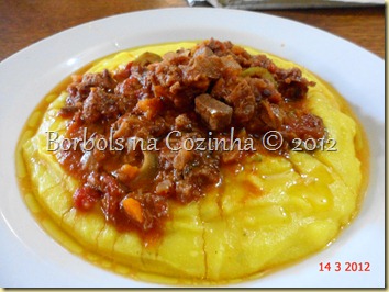 Polenta mole com Ragu de Alcatra e Costela Polenta mole com Ragu de Alcatra e Costela