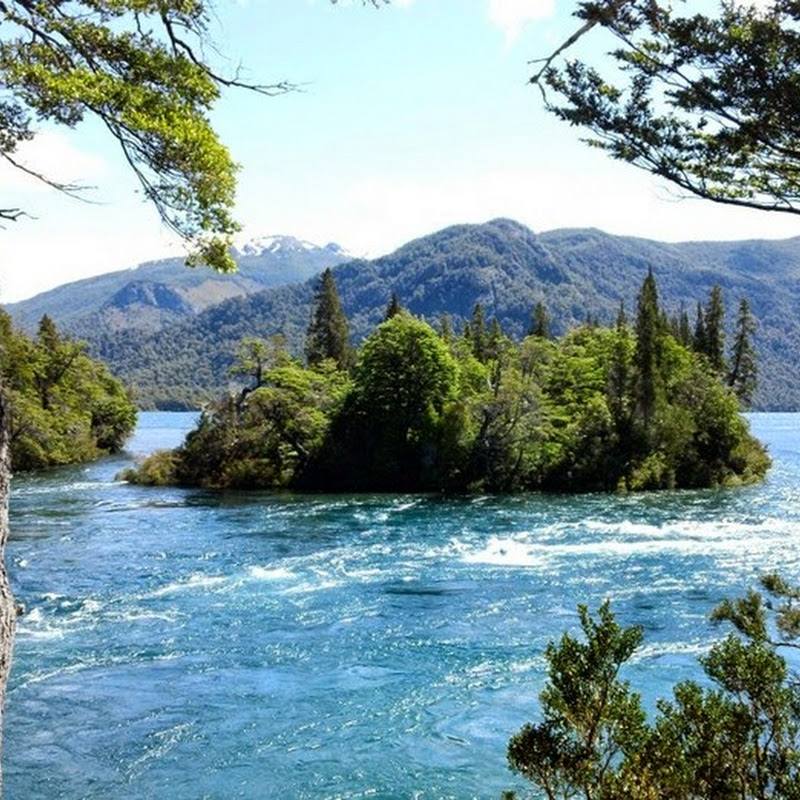 Il Lago Menéndez è un lago di origine glaciale situato nella Provincia di Chubut.