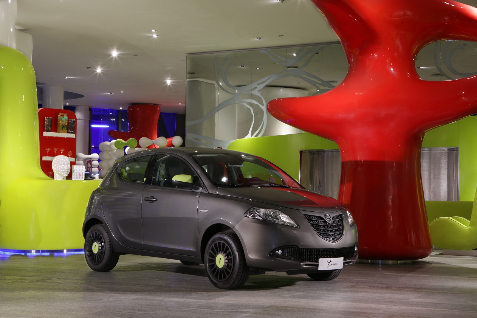 [Lancia-Ypsilon-Elefantino-1%255B2%255D.jpg]