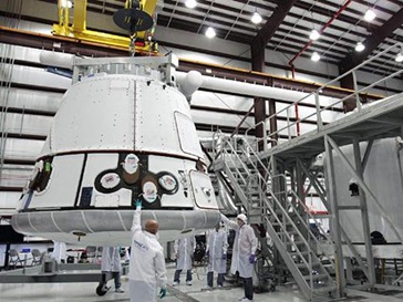 NASA-Dragon_capsule_eng_16apr12