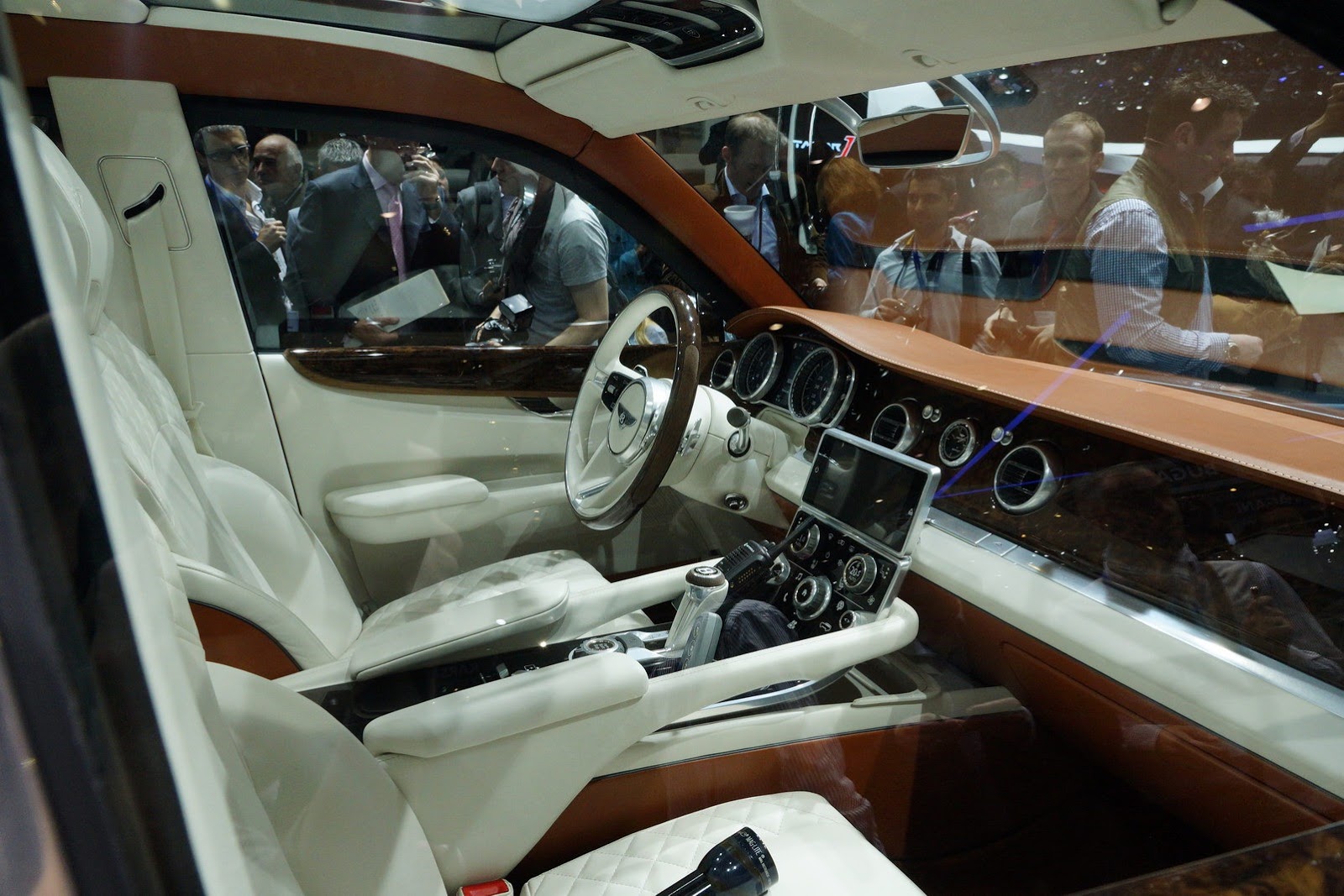 [Bentley-EXP-9-F-15%255B2%255D.jpg]