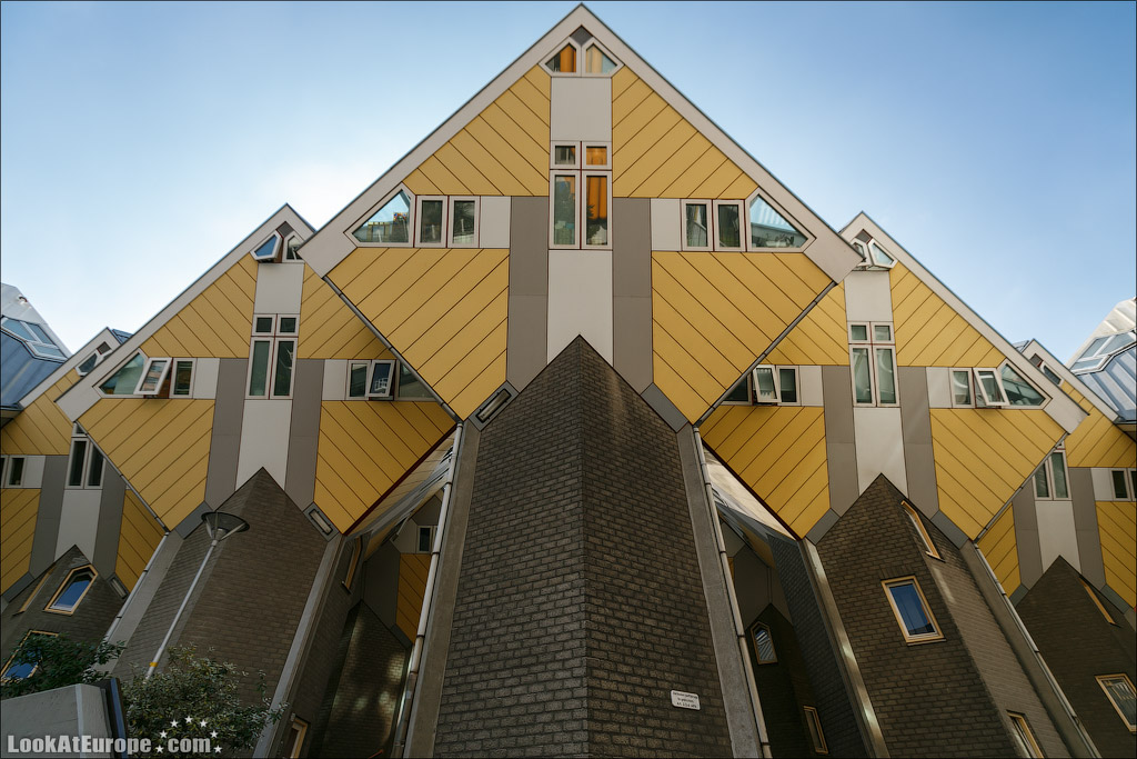 Евротур. Невозможный треугольник из кубических домов