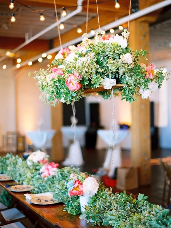 [runner-hanging-floral-decor-wedding-%255B2%255D.jpg]
