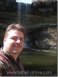 One ugly mug photo - taken from the Base of the Minnehaha Falls plunge pool from the ILLEGAL vantage point! One ugly mug photo - taken from the Base of the Minnehaha Falls plunge pool from the ILLEGAL vantage point!