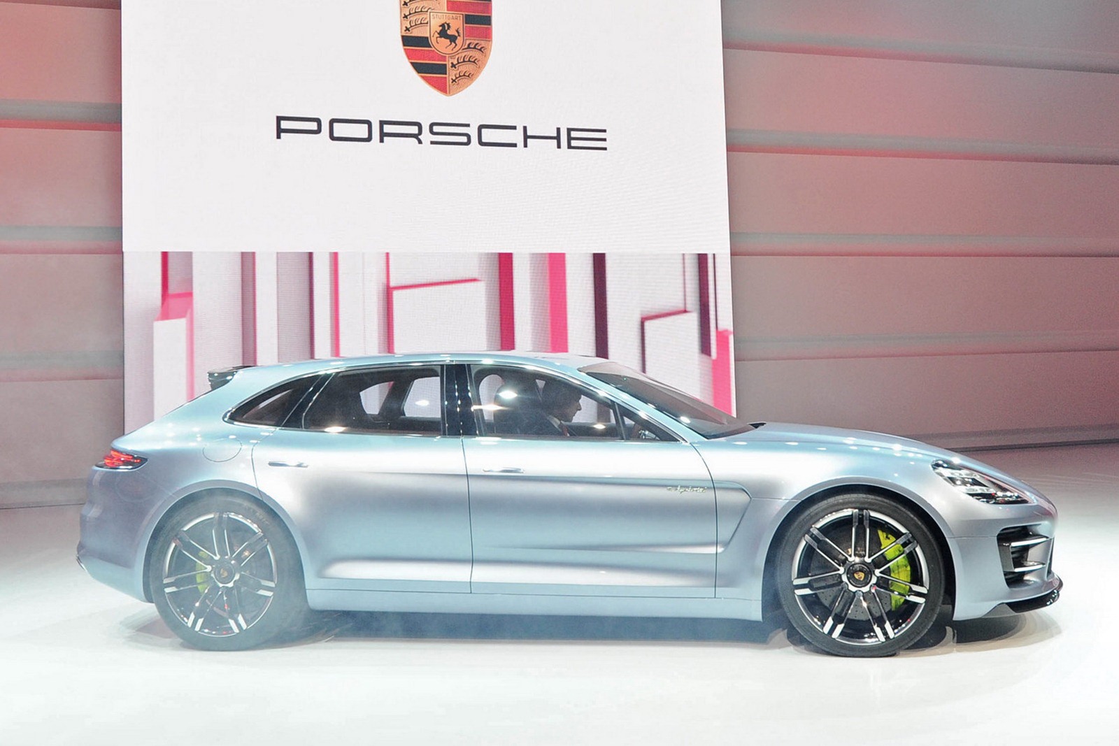 [Porsche-Panamera-Sport-Turismo-02%255B2%255D.jpg]