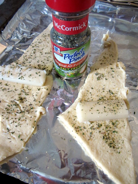 [Cheesy%2520Rolls%25202%255B5%255D.jpg]