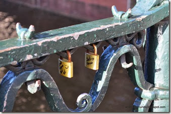 Amsterdam. Detalles. Candados en los puentes - DSC_0139