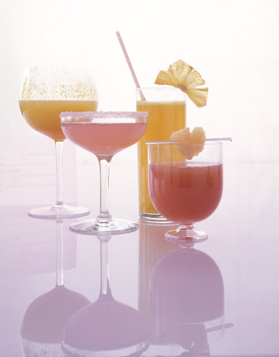 Pink grapefruit and raspberry cocktails. (marthastewartweddings.com)