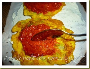 Rotolini con fesa di tacchino, frittata alle zucchine e salsa ai peperoni (5)