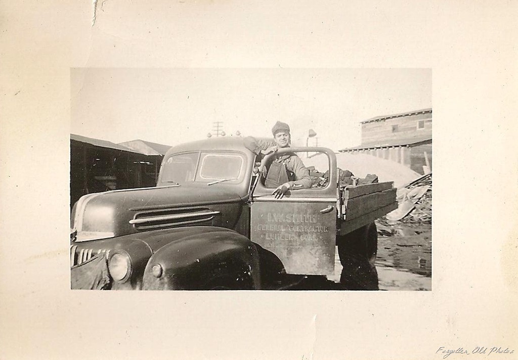 [1947%2520Ford%2520Pickup%2520%2520Smith%2520general%2520Contractor%2520Winnipeg%2520Antiques%255B9%255D.jpg]
