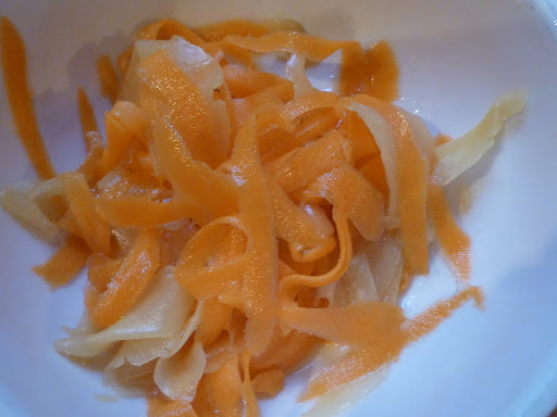Mix of shredded carrot and pickled ginger.