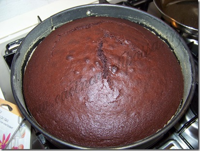 ricetta torta del diavolo torta al cioccolato rose pasta di zucchero (9)
