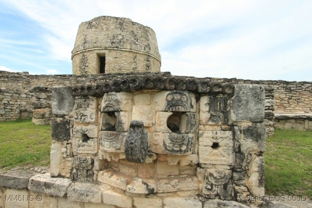 [056_Sala_de_Los_Mascarones_com_Templ%255B2%255D.jpg]