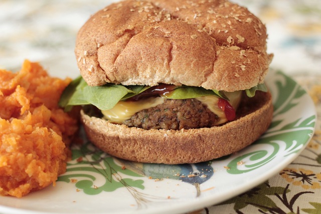 [20110630veggieburger0082.jpg]