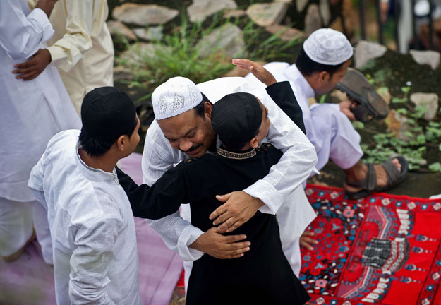 مظاهر عيد الفطر المبارك لعام 2013  فى العالم 