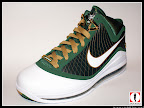 Nike Air Max LeBron VII (7) SVSM Home Player Exclusive Gallery nike air max lebron 7 pe svsm away 3 07 Nike Air Max LeBron VII (7) SVSM Home Player Exclusive Gallery