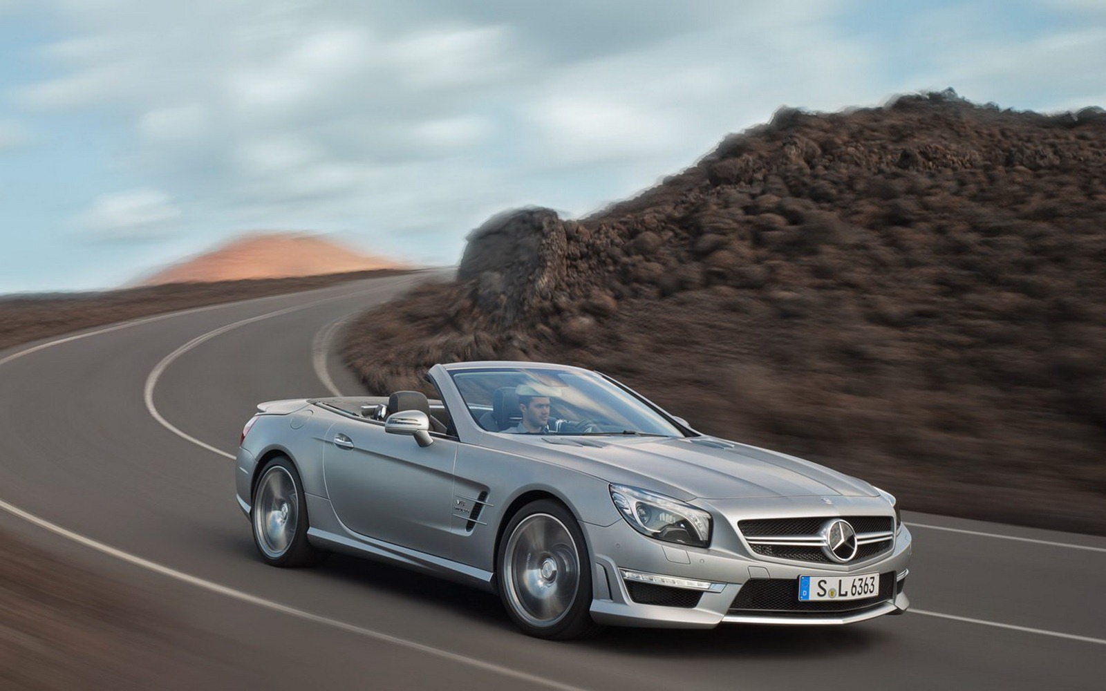 [2013-Mercedes-SL63-AMG-4%255B5%255D.jpg]