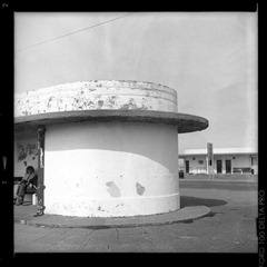 Art-Deco-Shelters