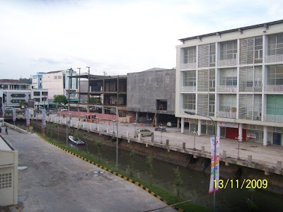 Entrance Building dalam pengerjaan