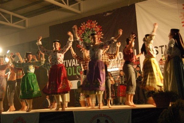 [1918705_324415805537_3432536_n%2520%25281%2529%255B5%255D.jpg]