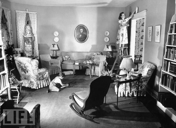 [decorating-above-door.jpg]