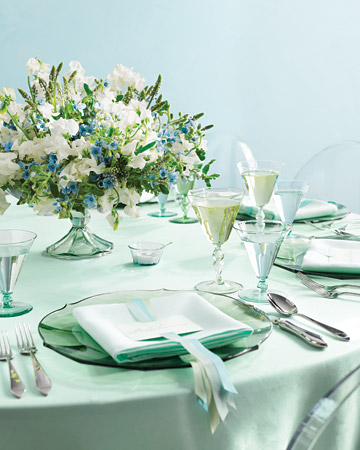This place setting captures Martha Stewart's classic turquoise coloration in a fresh, emerald-laced setting. (http://www.marthastewartweddings.com/)