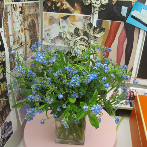 I find so much inspiration in fresh flowers. Currently, I'm loving the sweet simplicity of these ones. I find so much inspiration in fresh flowers. Currently, I'm loving the sweet simplicity of these ones.