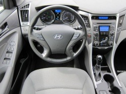 2011-Hyundai-Sonata-Hybrid.1