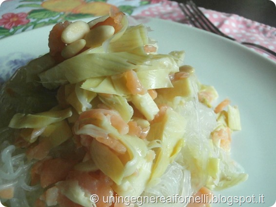 noodles vermicelli soia soy carciofi articockes salmone affumicato smoked salmon pinoli pine nuts senza glutine