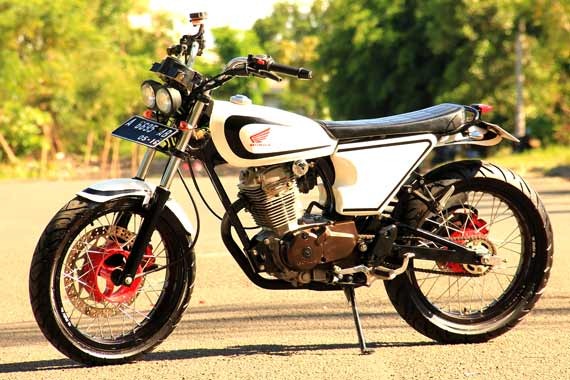 Street Tracker - kẻ quậy phá đến từ quá khứ Street Tracker - kẻ quậy phá đến từ quá khứ