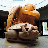 The Raven, de Bill Reid, Museu de Antropologia da Universidade da British Columbia, Vancouver, BC, Canadá