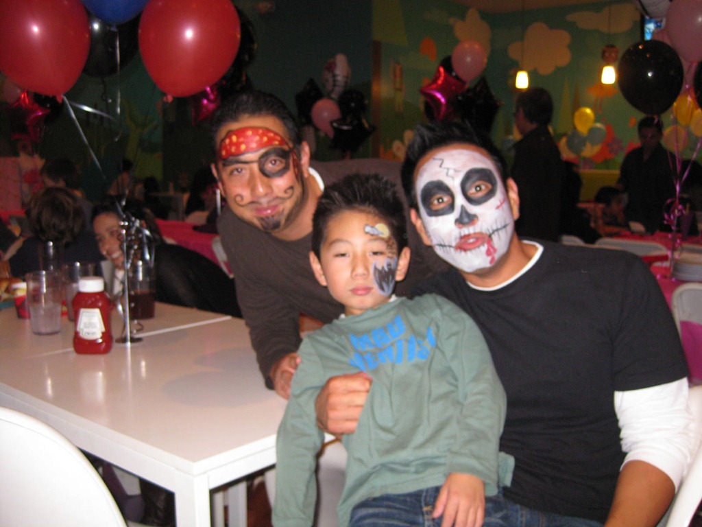[giggles_n_hugs_6bday_pirate_batman_zombie%255B3%255D.jpg]