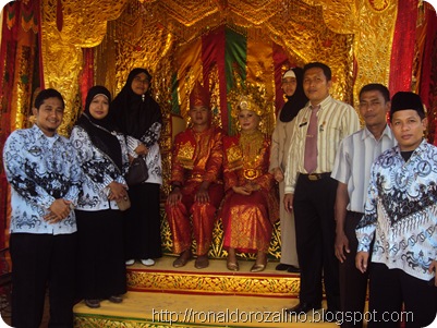 Pesta Delfira Yusrila Dewi Spd dengan Praptu Isrianto