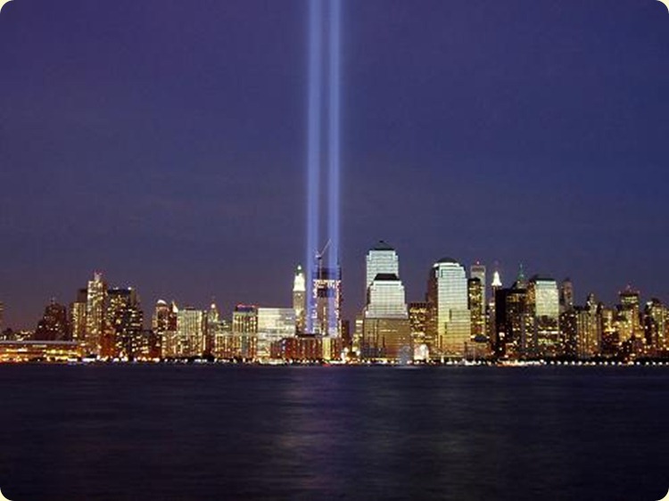 9-11-memorial-tribute-in-light-twin-towers[1]