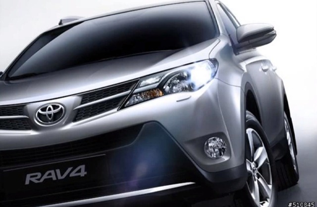 2013-Toyota-RAV-4-1