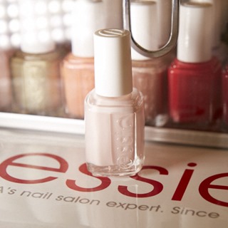 essie for Carolina Herrera NYFW 2014 #essieNYFW essie for Carolina Herrera NYFW 2014 #essieNYFW