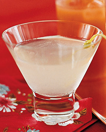 Take advantage of using up all of those apples in your kitchen this fall and create a mouthwatering Green Apple Martini.